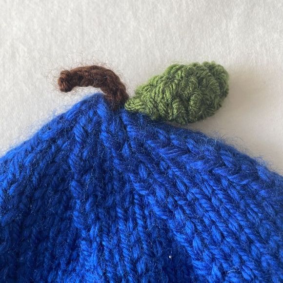 Baby hand knitted winter baby hat blueberry design - Picture 3 of 8